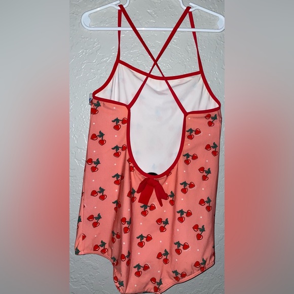 GUCCI GIRLS PINK/RED CHERRIES SWIMSUIT/BATHING SUIT SIZE 10 NEW W/SMALL STAIN - Picture 3 of 9